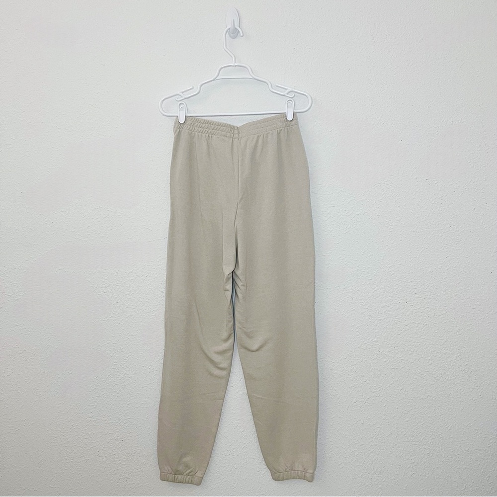 (Sold) H&M Beige Relaxed Fit Joggers Taupe Sweatpants Oversized Loungewear - Picture 5 of 9